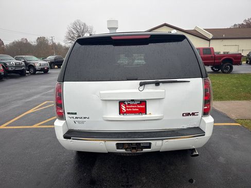 Used 2011 GMC Yukon Denali image 7