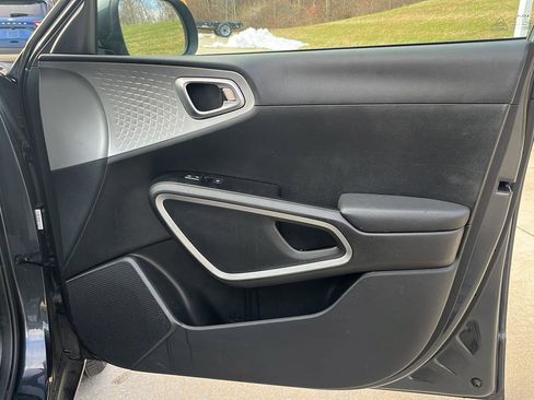 Used 2024 Kia Soul LX w/ Option Group 015 image 25