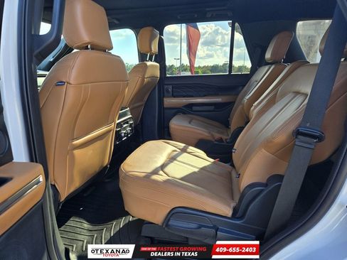 Used 2023 Ford Expedition Platinum image 13