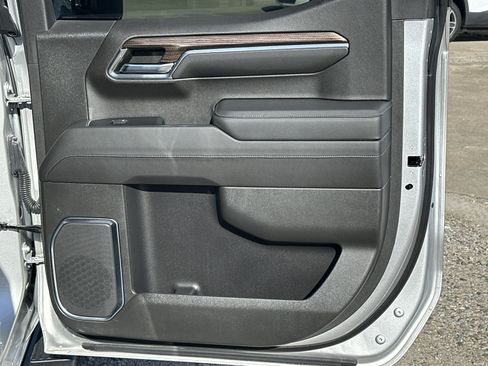 Certified 2022 Chevrolet Silverado 1500 RST w/ Max Trailering Package AWD/4WD image 17
