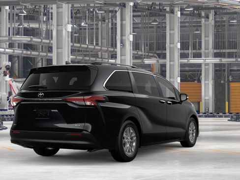 New 2026 Toyota Sienna XLE FWD image 9
