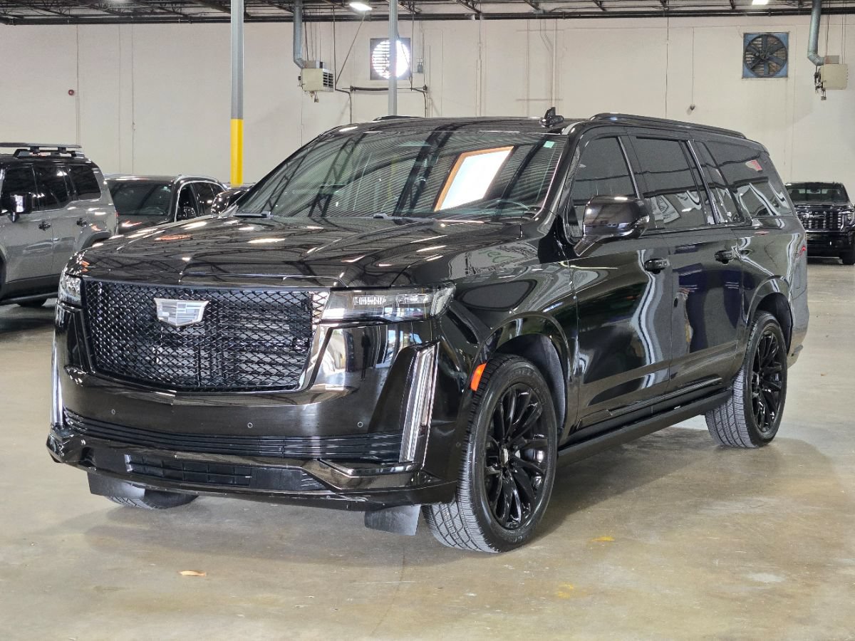Used 2023 Cadillac Escalade ESV Sport w/ LPO, ONYX Package AWD/4WD image 4