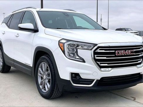 Used 2024 GMC Terrain SLT image 13