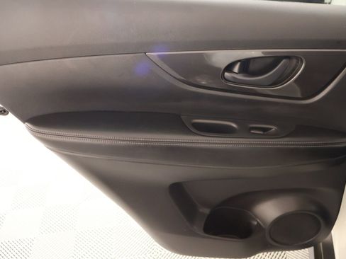 Used 2020 Nissan Rogue S AWD/4WD image 15