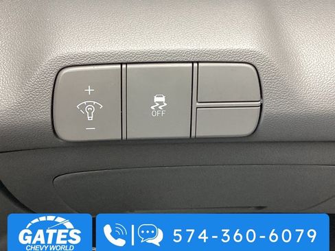 Used 2025 Hyundai Elantra SEL FWD image 23