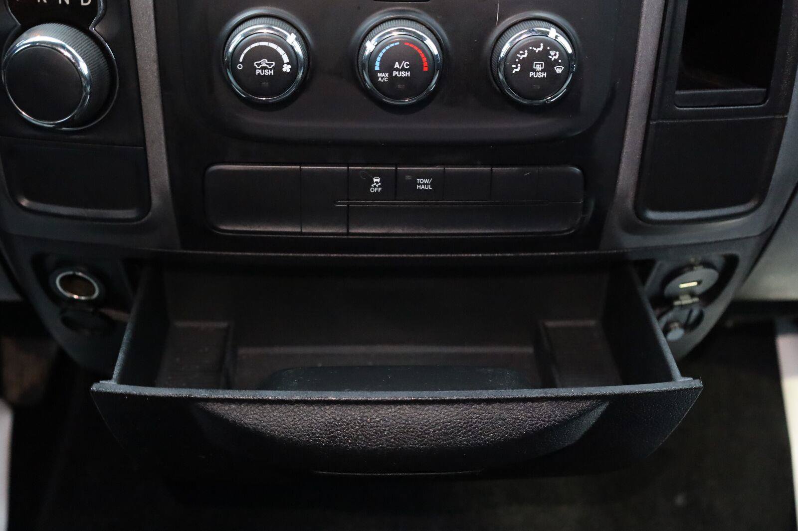 Used 2015 RAM 1500 Express RWD image 40