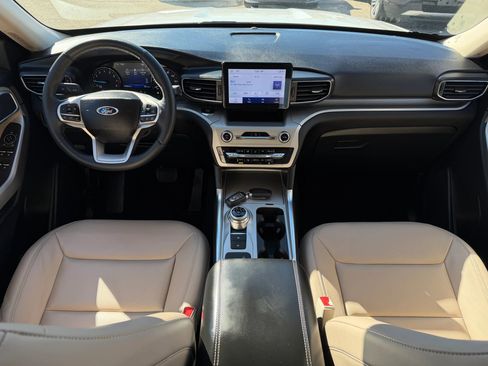 Used 2023 Ford Explorer XLT w/ Equipment Group 202A image 15