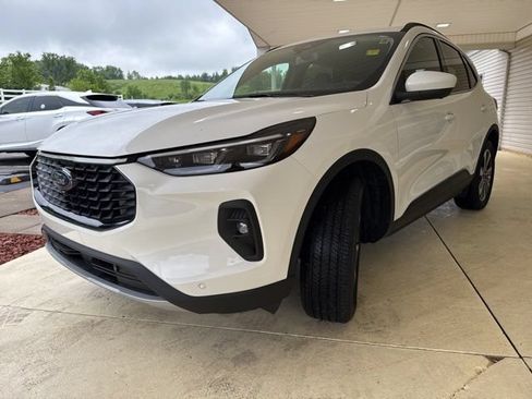 Used 2024 Ford Escape Platinum AWD/4WD image 11