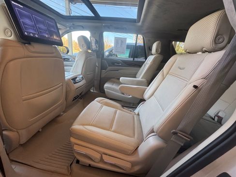 Used 2022 Cadillac Escalade Sport Platinum w/ LPO, ONYX Package image 50
