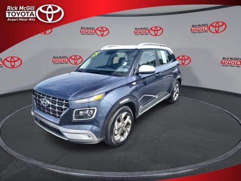 Used 2025 Hyundai Venue Limited FWD image 4