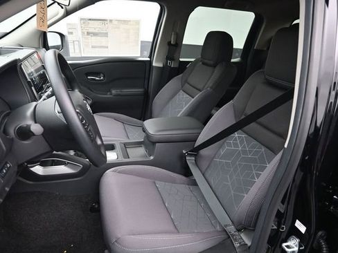 New 2026 Nissan Frontier SV w/ Tow Package image 17