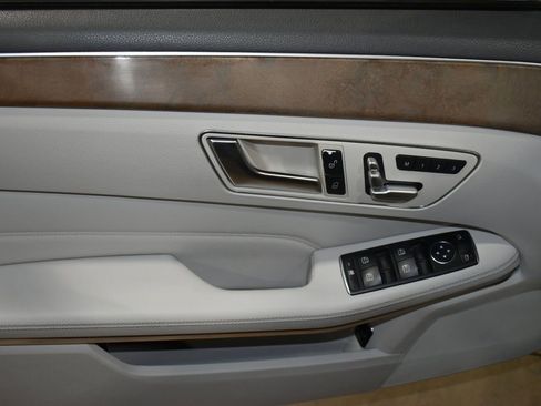 Used 2014 Mercedes-Benz E 350 Sedan image 38