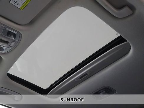 Used 2022 Hyundai Kona Limited FWD image 4
