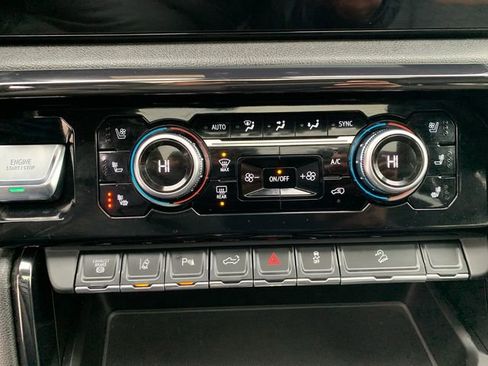 Used 2024 GMC Sierra 2500 AT4 w/ AT4 Premium Plus Package image 35