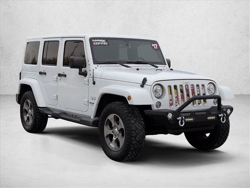 Used 2017 Jeep Wrangler Unlimited Sahara image 3
