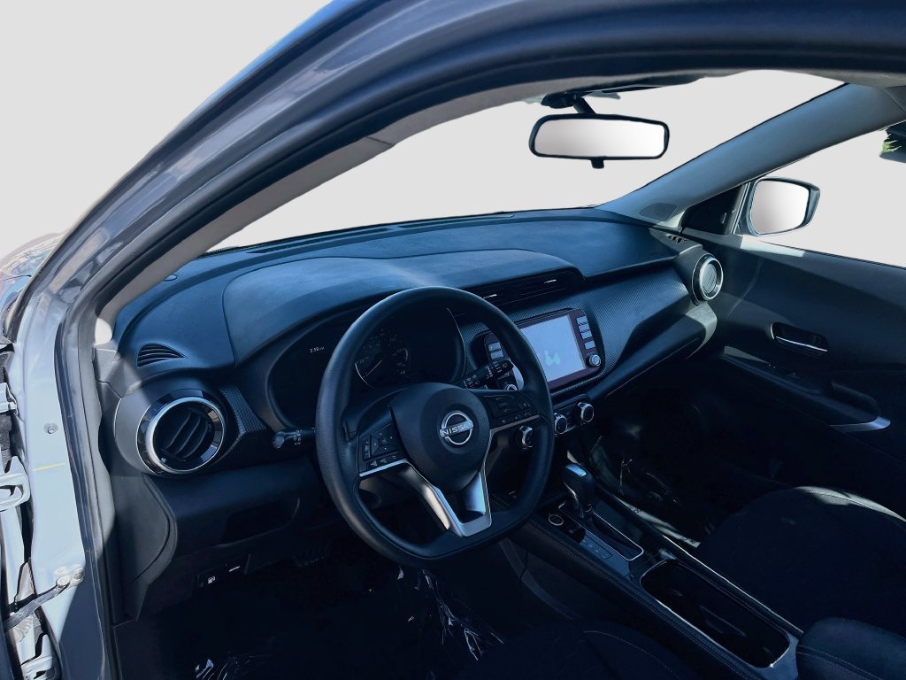 Used 2023 Nissan Kicks SV FWD image 9