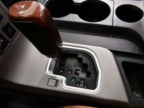 Used 2013 Toyota Sequoia Platinum image 33