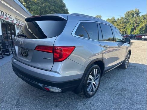 Used 2017 Honda Pilot Touring image 6