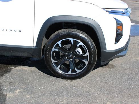 Used 2026 Chevrolet Equinox LT image 12