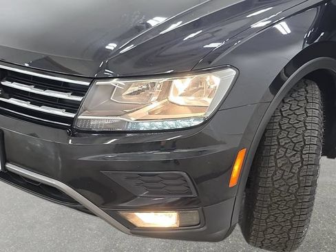 Used 2018 Volkswagen Tiguan SEL FWD image 30