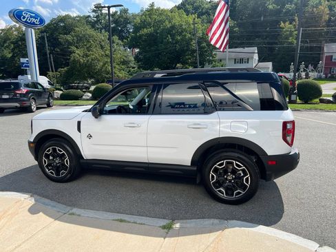 Used 2025 Ford Bronco Sport Outer Banks w/ Outer Banks Tech Package+ AWD/4WD image 4