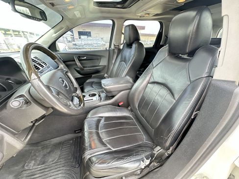 Used 2011 GMC Acadia Denali image 18