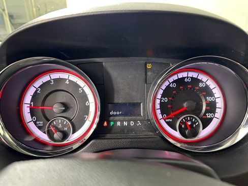 Used 2014 Dodge Grand Caravan SXT image 18