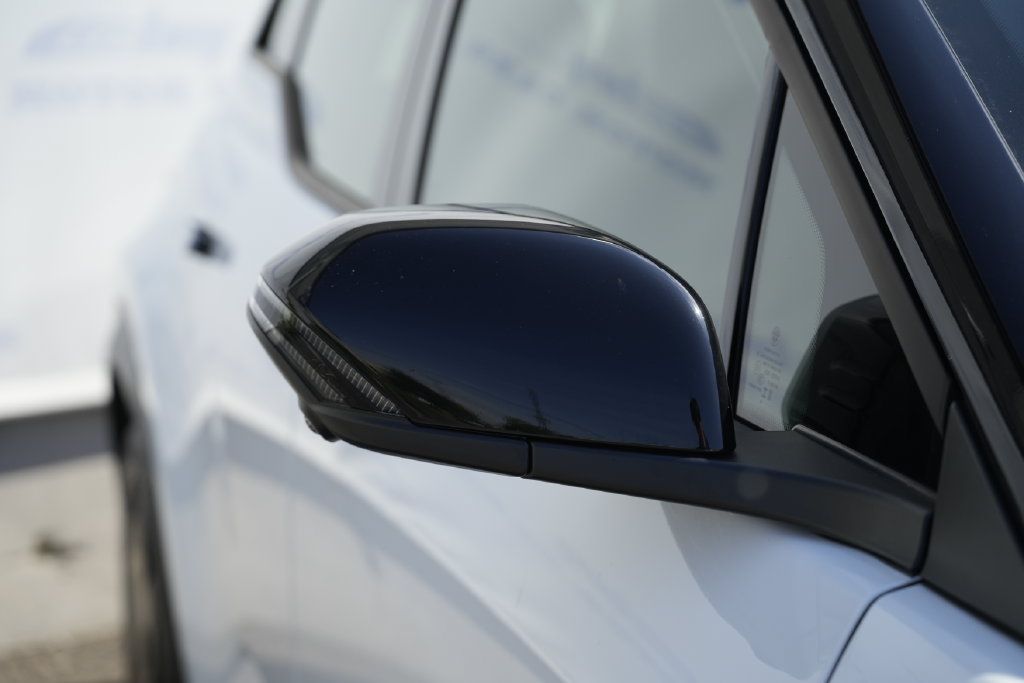 Used 2023 Fisker Ocean Ultra AWD/4WD image 8