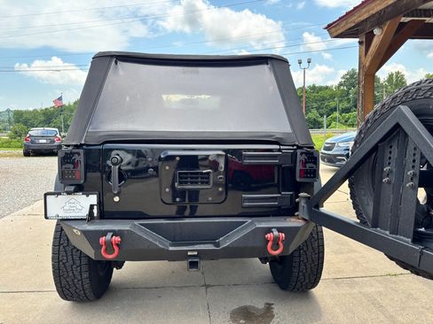 Used 2015 Jeep Wrangler Sport w/ Quick Order Package 24S AWD/4WD image 10
