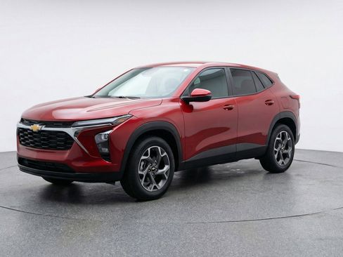 Used 2025 Chevrolet Trax LT w/ LT Convenience Package image 3