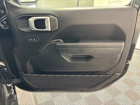 Used 2022 Jeep Gladiator Sport AWD/4WD image 31
