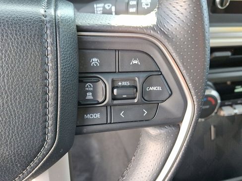 Used 2025 Toyota 4Runner SR5 image 21