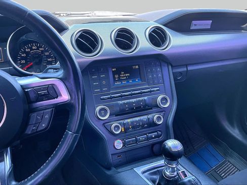 Used 2018 Ford Mustang GT RWD image 6