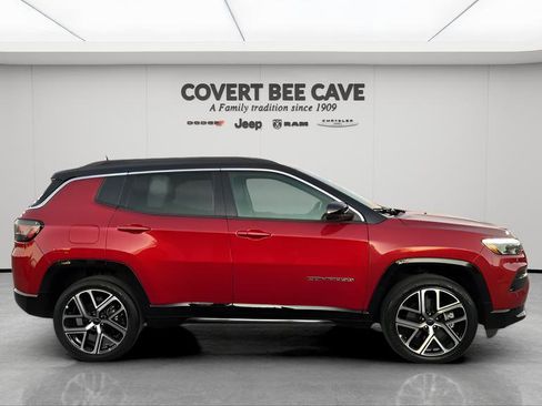 Used 2025 Jeep Compass Limited w/ Elite Group image 11