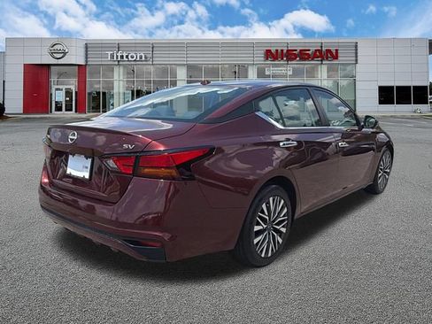 Used 2023 Nissan Altima 2.5 SV FWD image 7