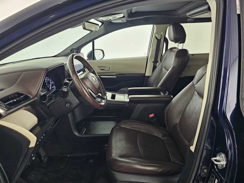 Used 2022 Toyota Sienna Platinum image 22