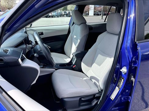 Used 2024 Toyota Corolla Cross LE image 10