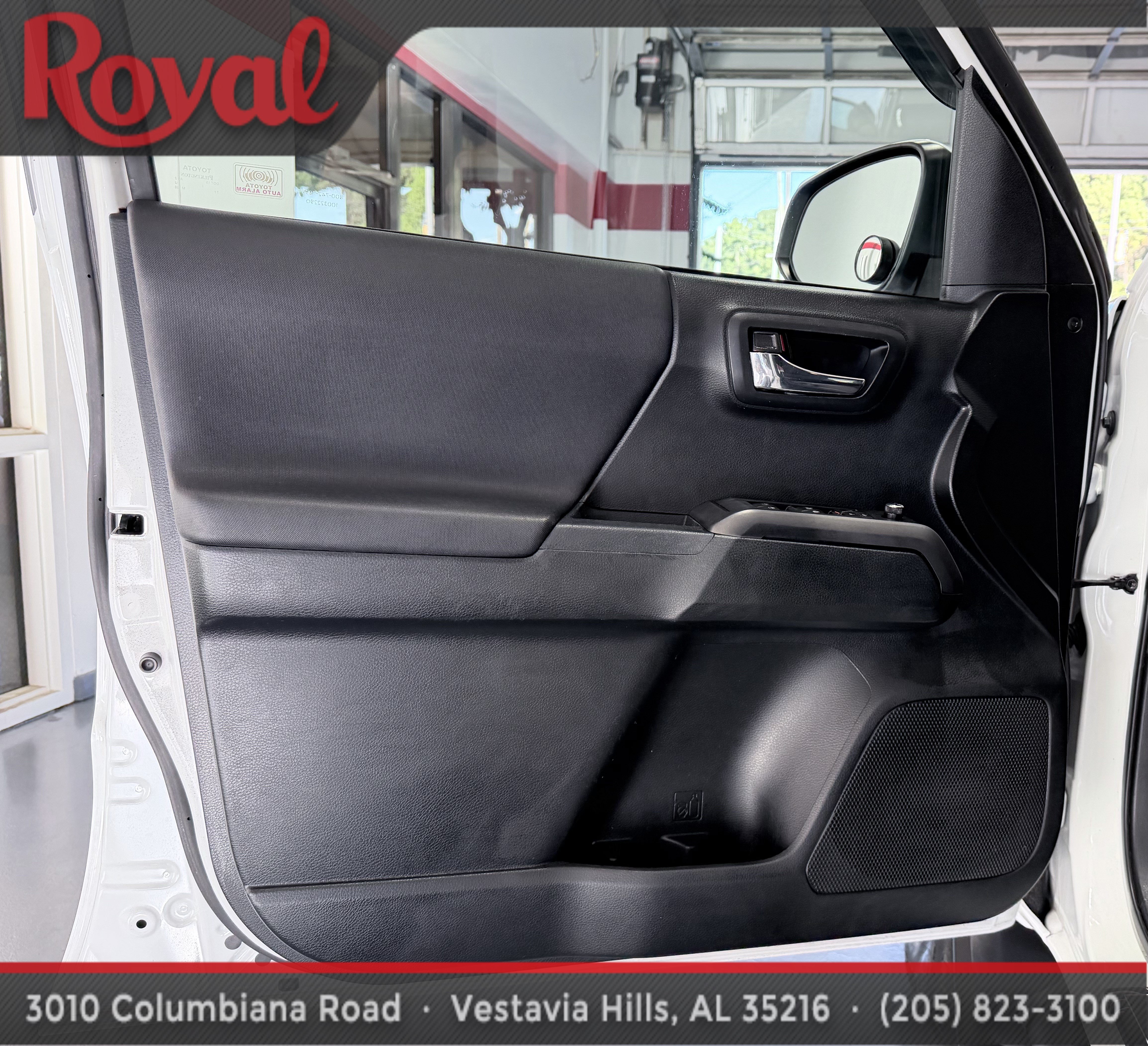 Used 2017 Toyota Tacoma TRD Sport w/ Tow Package RWD image 10