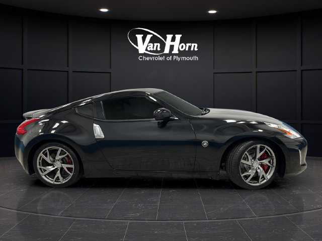 Used 2016 Nissan 370Z Coupe RWD image 8