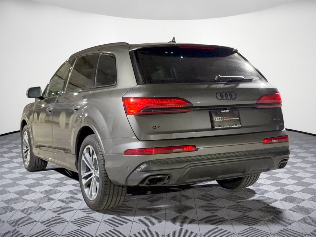 Certified 2025 Audi Q7 2.0T Premium w/ Convenience Plus Package AWD/4WD image 3
