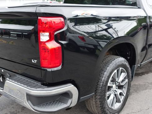 Used 2023 Chevrolet Silverado 1500 LT AWD/4WD image 10