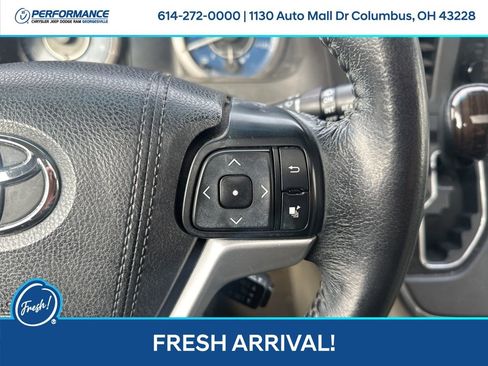 Used 2015 Toyota Sienna XLE w/ XLE Navigation Package image 17