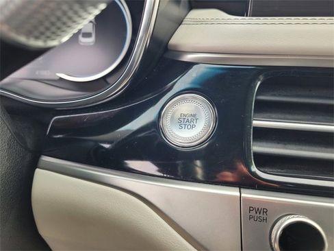 Used 2024 Genesis G70 2.5T image 17