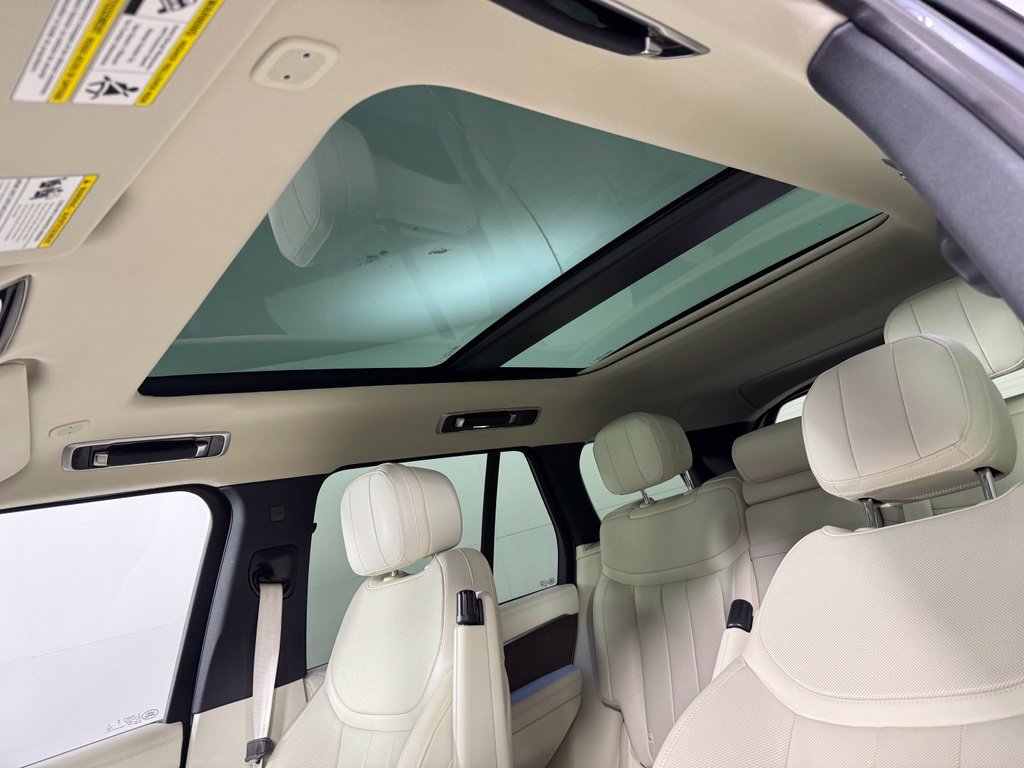 Used 2025 Land Rover Range Rover SE AWD/4WD image 20