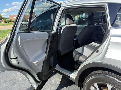 Used 2013 Toyota RAV4 LE AWD/4WD image 20