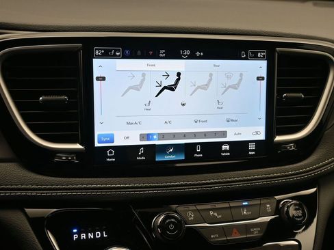 New 2026 Chrysler Pacifica Select image 14