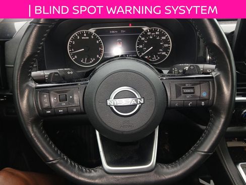 Used 2022 Nissan Pathfinder SV w/ SV Premium Package FWD image 13