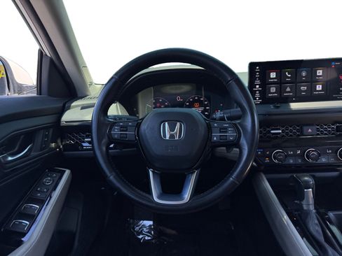 Used 2024 Honda Accord Touring image 12