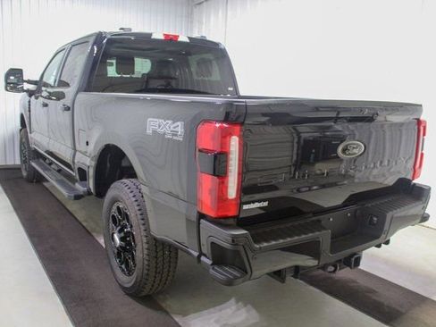 Used 2025 Ford F350 Lariat w/ Black Appearance Package image 4