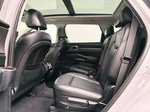 Used 2023 Kia Sorento SX image 18